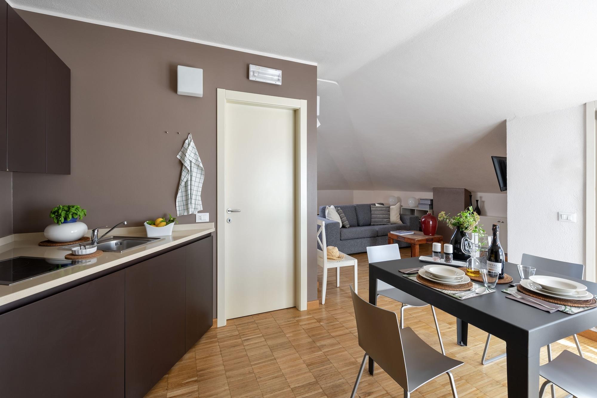 Vialeromadodici Rooms & Apartments Лацизе Екстериор снимка