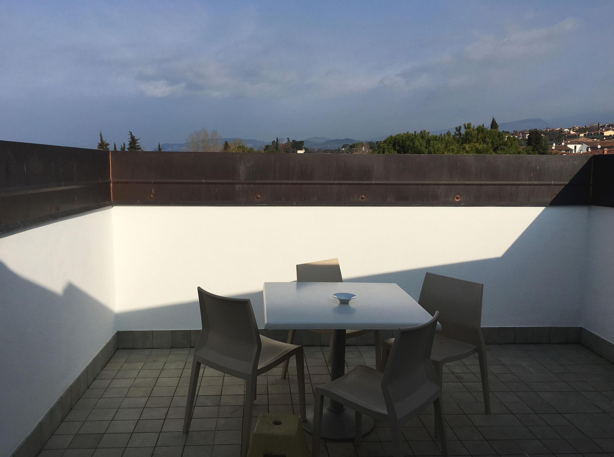 Vialeromadodici Rooms & Apartments Лацизе Екстериор снимка