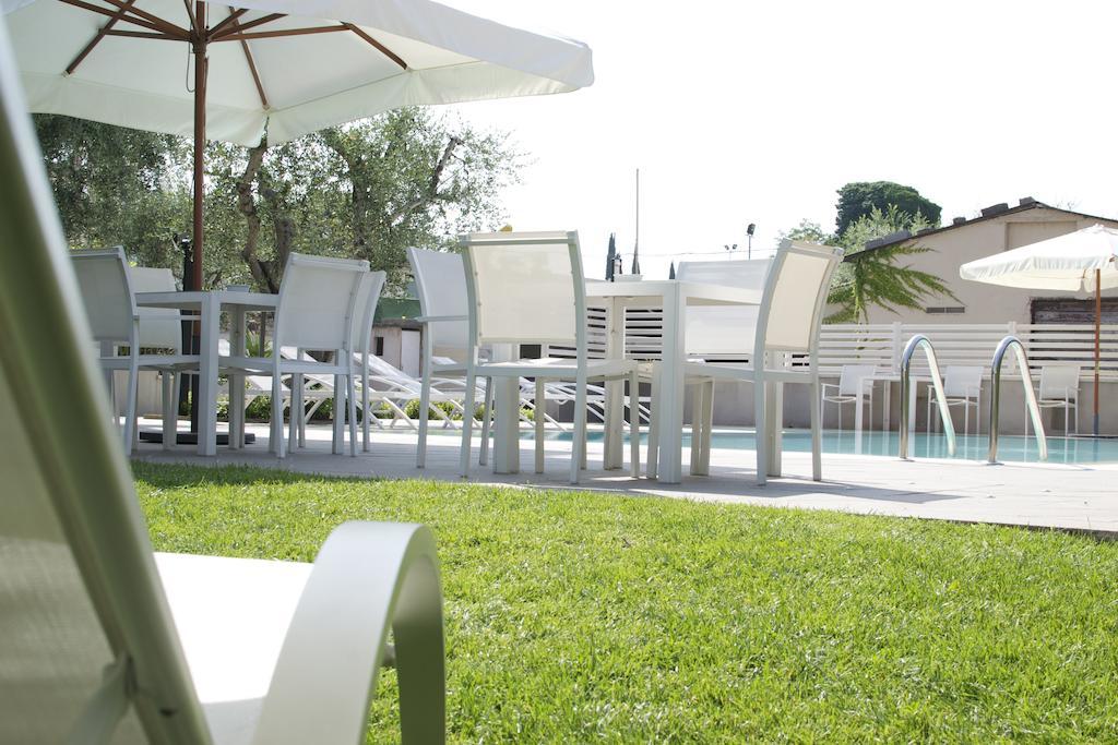 Vialeromadodici Rooms & Apartments Лацизе Екстериор снимка