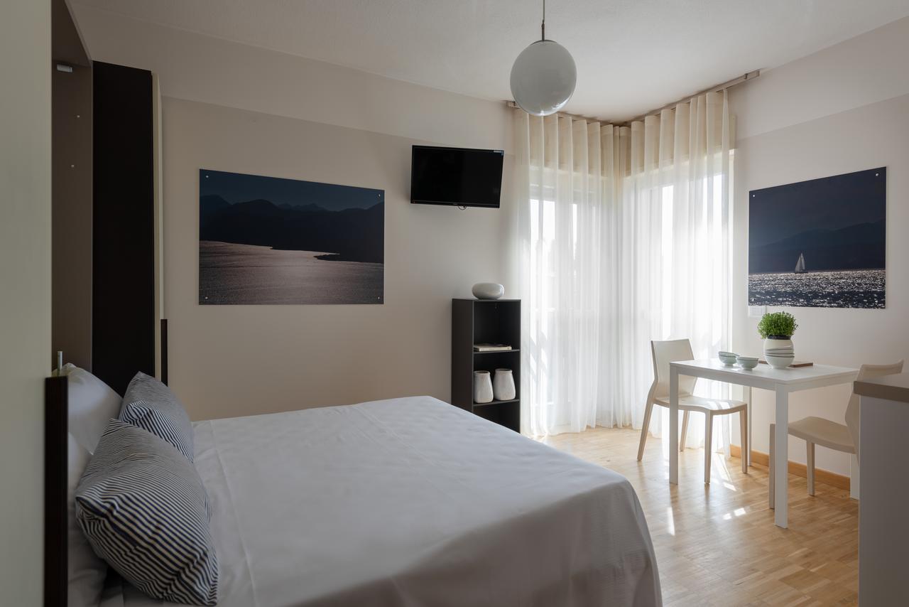 Vialeromadodici Rooms & Apartments Лацизе Екстериор снимка
