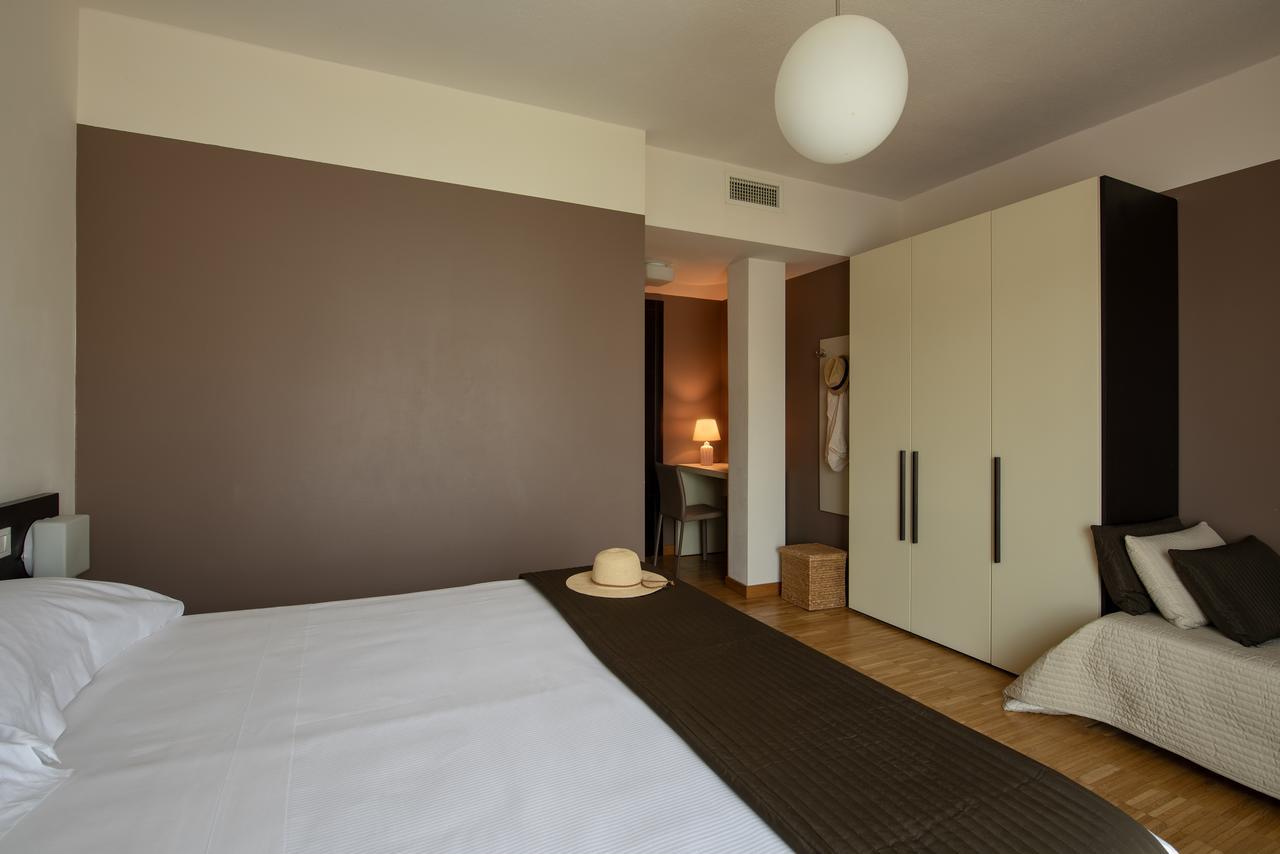 Vialeromadodici Rooms & Apartments Лацизе Екстериор снимка