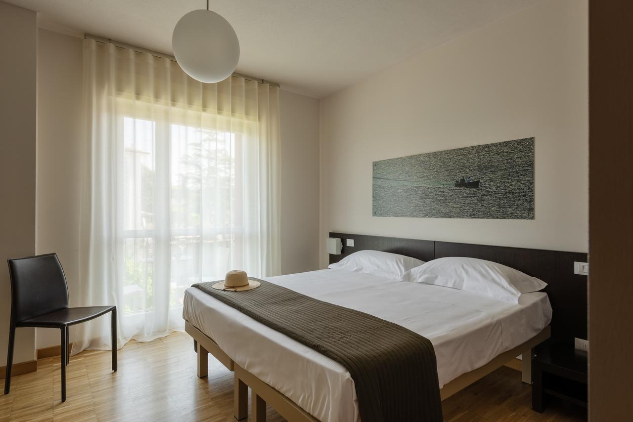 Vialeromadodici Rooms & Apartments Лацизе Екстериор снимка