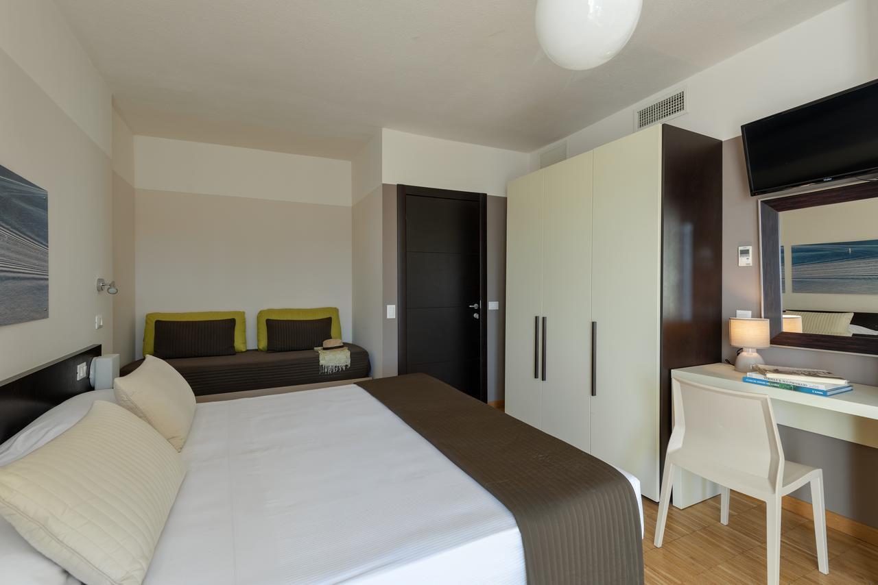 Vialeromadodici Rooms & Apartments Лацизе Екстериор снимка