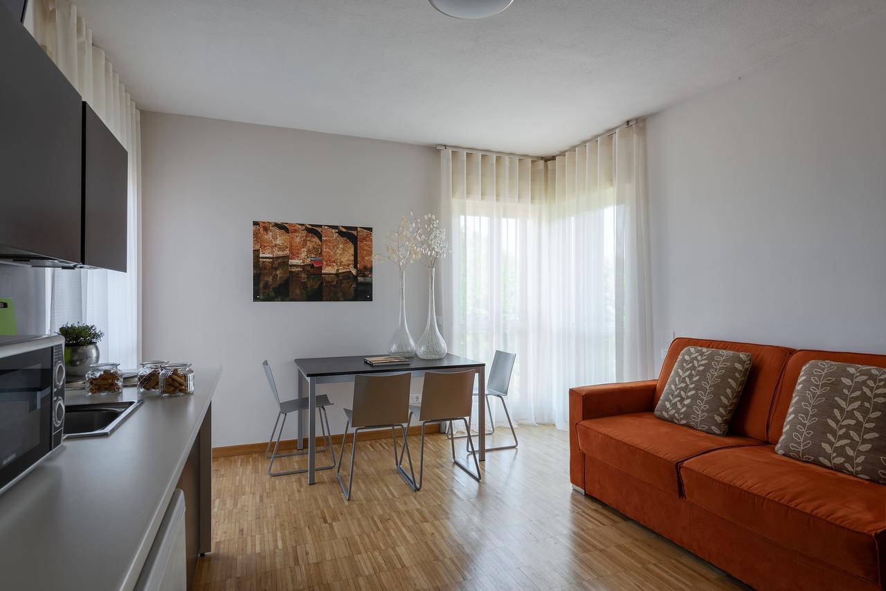 Vialeromadodici Rooms & Apartments Лацизе Екстериор снимка