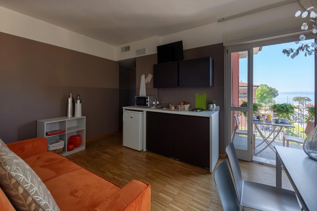 Vialeromadodici Rooms & Apartments Лацизе Екстериор снимка