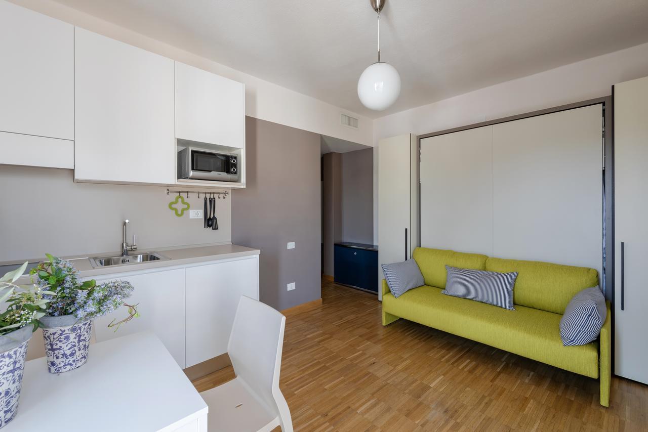 Vialeromadodici Rooms & Apartments Лацизе Екстериор снимка