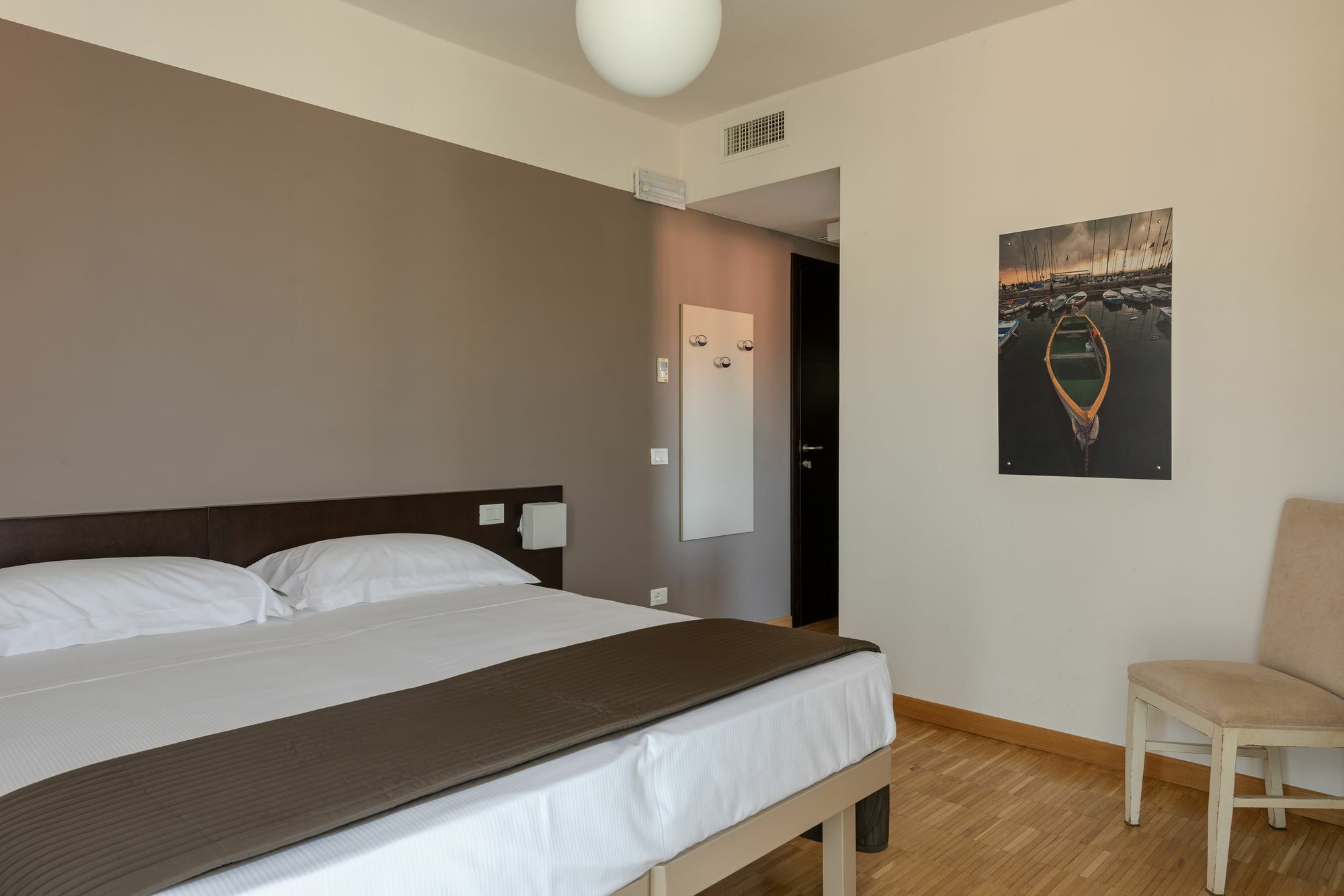 Vialeromadodici Rooms & Apartments Лацизе Екстериор снимка