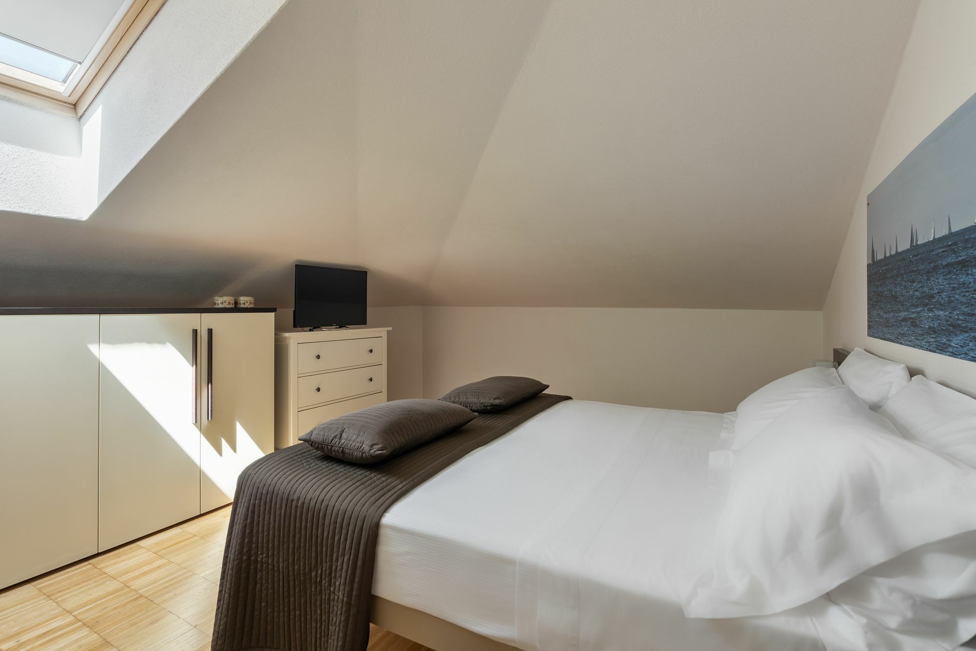 Vialeromadodici Rooms & Apartments Лацизе Екстериор снимка