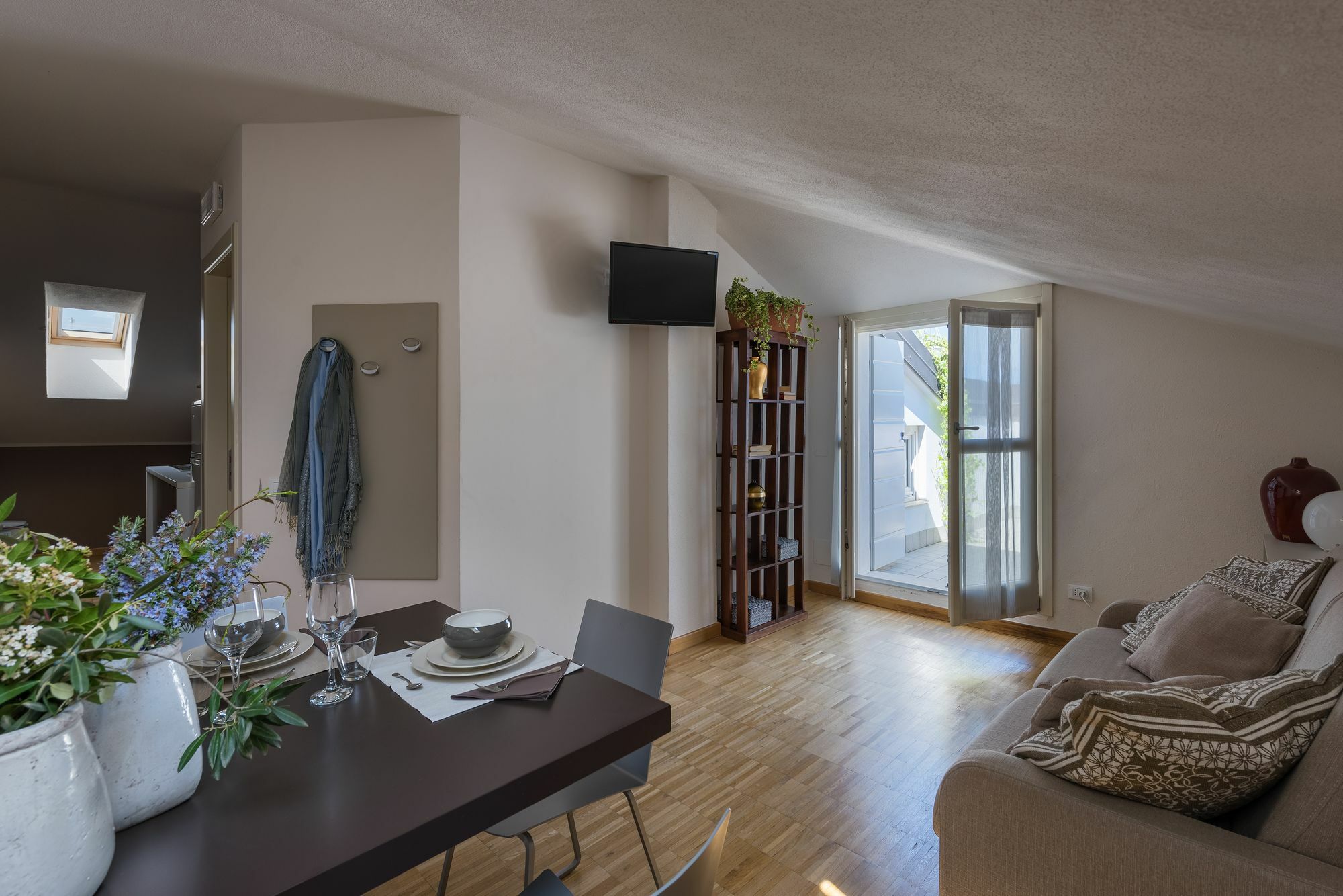 Vialeromadodici Rooms & Apartments Лацизе Екстериор снимка