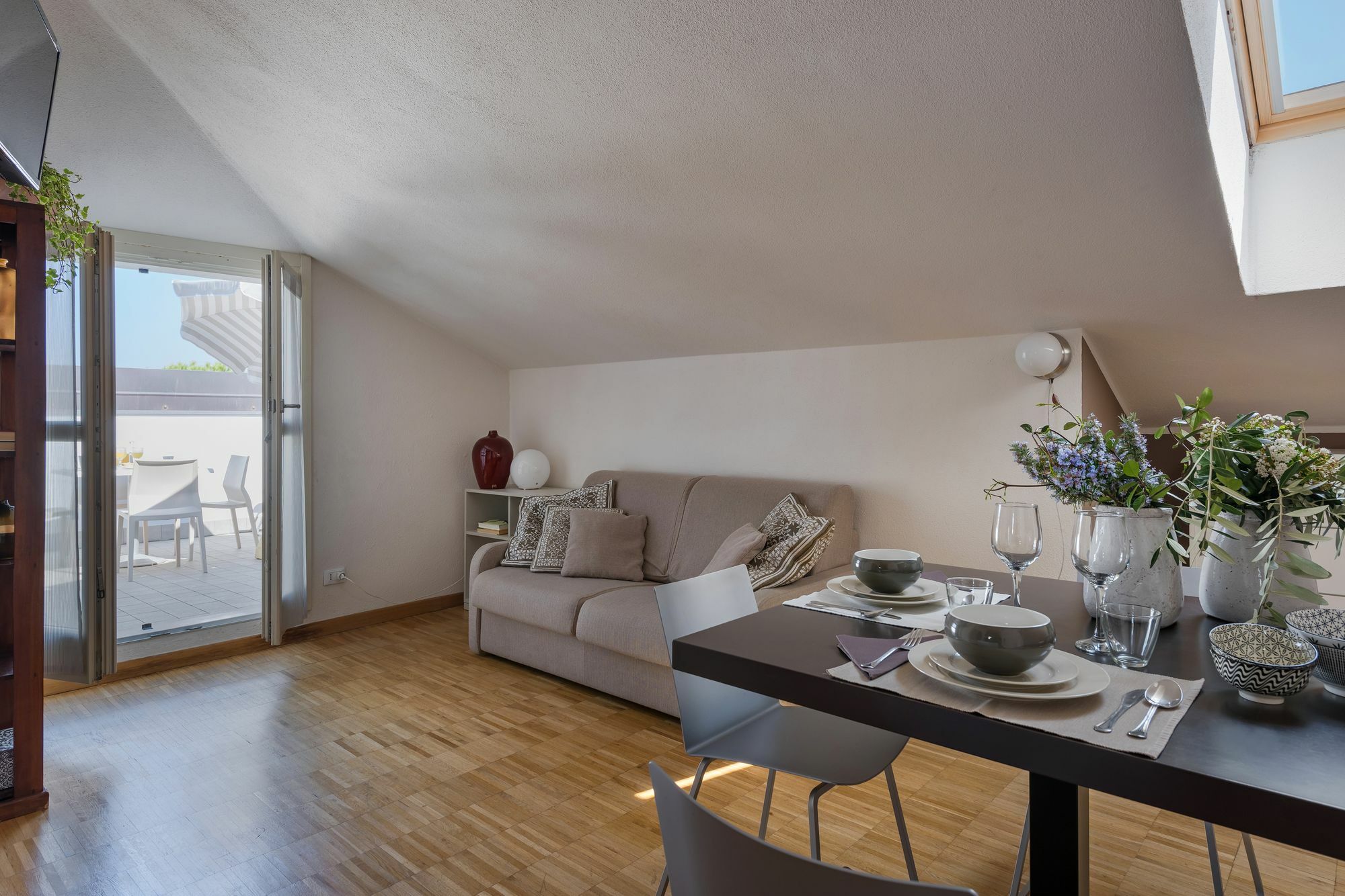 Vialeromadodici Rooms & Apartments Лацизе Екстериор снимка
