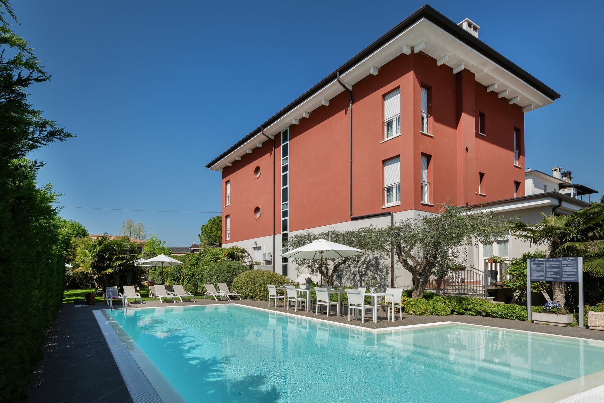 Vialeromadodici Rooms & Apartments Лацизе Екстериор снимка