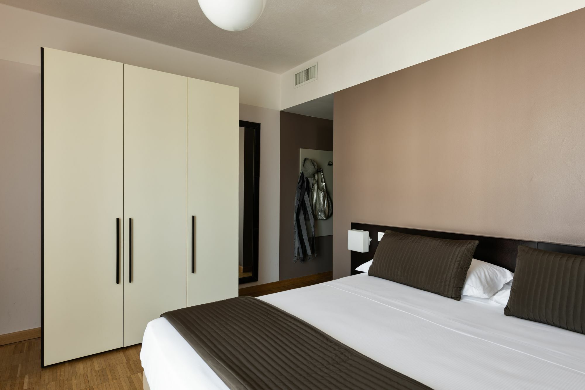 Vialeromadodici Rooms & Apartments Лацизе Екстериор снимка